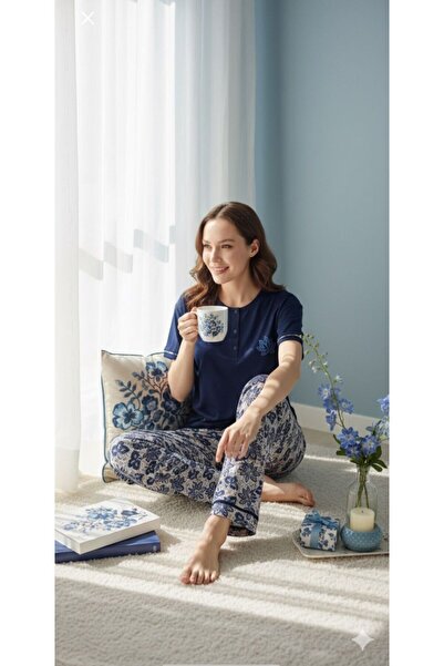 Mihra Taç Yaprak Desenli Kadın Pijama Takımı