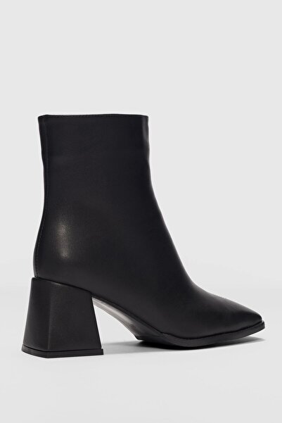 selinshoes Aris Ön Çizgi Detaylı Küt Burun Kadın Bot-SİYAH