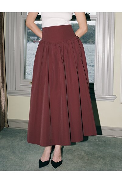 LACENOA تنورة ميدي بوبلين عالية الخصر باللون الأحمر الداكن