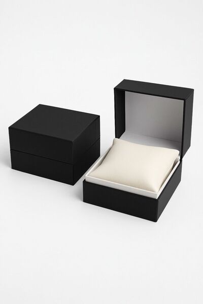 Eyiser Store Metal Cord Men's Wrist Watch with Calendar in Special Box – Special Roman Numeral Dial