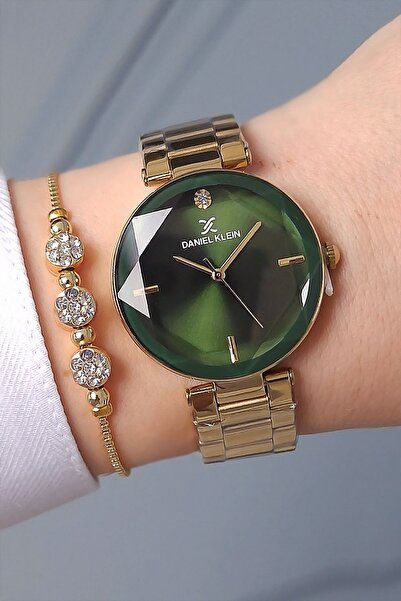 Daniel Klein ساعة يد نسائية بسوار من الفولاذ الزجاجي المقطوع باللون الذهبي والأصفر والأخضر - سوار من حجر الزركون