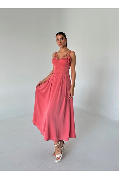 Laluvia Μίντι φόρεμα σε σκόνη πολλαπλών τιράντες Τριαντάφυλλο με λεπτομέρειες