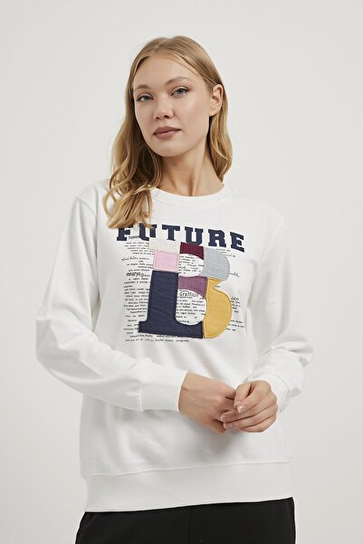 Arma Life Women's Embroidered Pattern Crew Neck White Sweatshirt