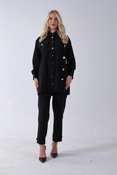 Feminist Göğüs Tek Cep Detaylı Aksesuar Düğmeli Pantolonlu Takım Siyah 4701352
