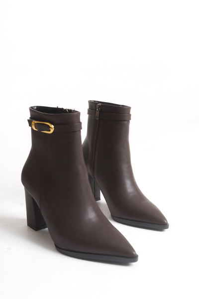 Red&Shoe Γυναικείες μπότες με μυτερή μύτη με λεπτομέρεια με φερμουάρ στο πλάι