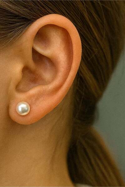 TAKIŞTIR أقراط اللؤلؤ باللون الأبيض (زوج)