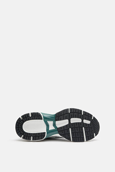 Pull & Bear Sneakers Often 02