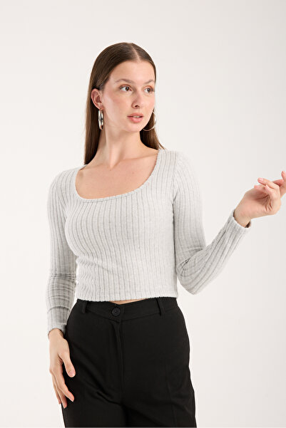 FOORS بلوزة نسائية تريكو بياقة مربعة باللون الرمادي