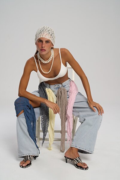 MAI STUDIOS CO. Bandana din dantelă bej cu tăietură triunghiulară Miray