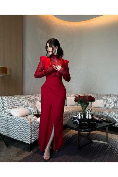 Riva Long red evening dress, featuring an elegant design