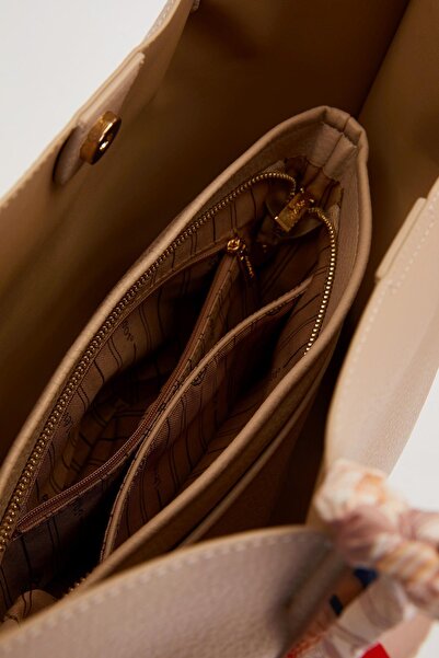 Levidor Gray Scarf Detailed Shoulder Bag