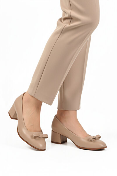 AYAKMOD Γυναικεία παπούτσια με τακούνι σε μπεζ δέρμα με κορδέλα φιόγκο 519081 Z