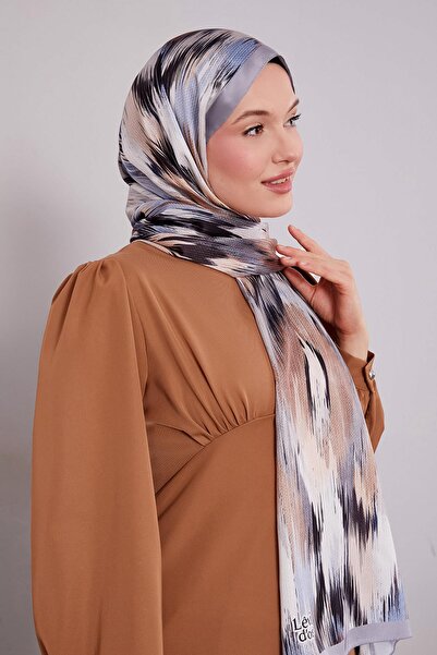 Levidor Gray Variegated Pattern Twill Shawl