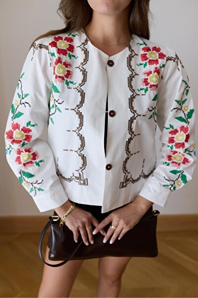 QİMYA BUTİK KEYYMOD Γυναικείο κομψό κοντό μπουφάν με κέντημα