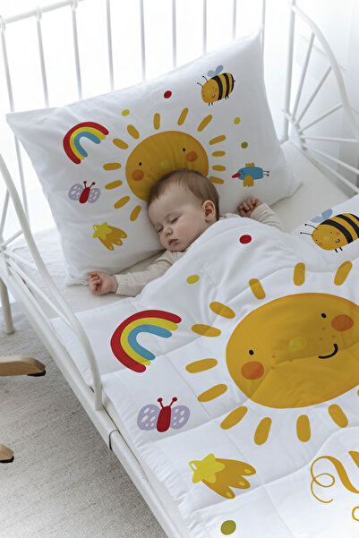 Tuğba Kuğu Organik Baskılı Montessori (100x200) Yorgan Seti Yorgan Seti - For Baby Serisi - Gülen Pastel Güneş