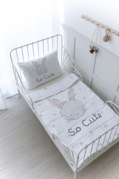 Tuğba Kuğu Organik Baskılı Montessori (100x200) Yorgan Seti - For Baby Serisi - Pembe Kulaklı Tavşan