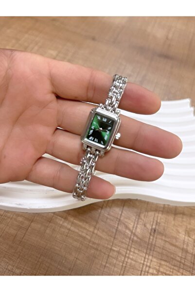 LOOQ Retro Design Vintage Minimalist Women's Wristwatch