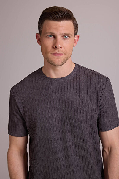 Ysf تي شيرت رجالي ذو ياقة دائرية منقوشة باللون الأنثراسيت