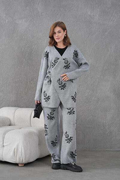 Miss Allos Жіночий трикотажний кардиган з бічною застібкою, прикрашений бісером та вишивкою, та штани, комплект верхнього та нижнього одягу