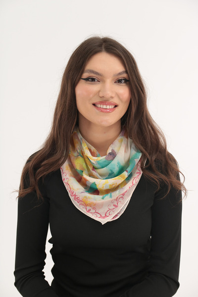 Trend Land Esarfa patrata din matase cu print floral galben-turcoaz