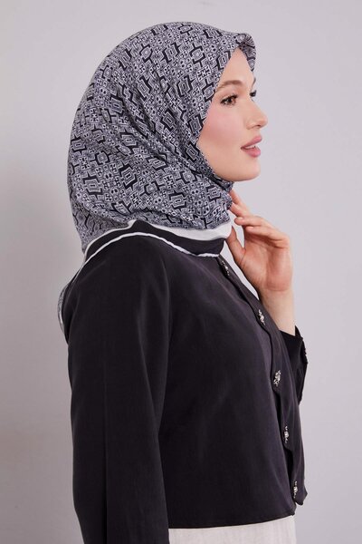 Levidor Black Puzzle Pattern Soft Scarf