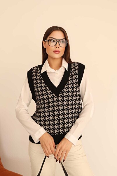 winter club Swc Women's Crow's Feet V-Neck Sweater