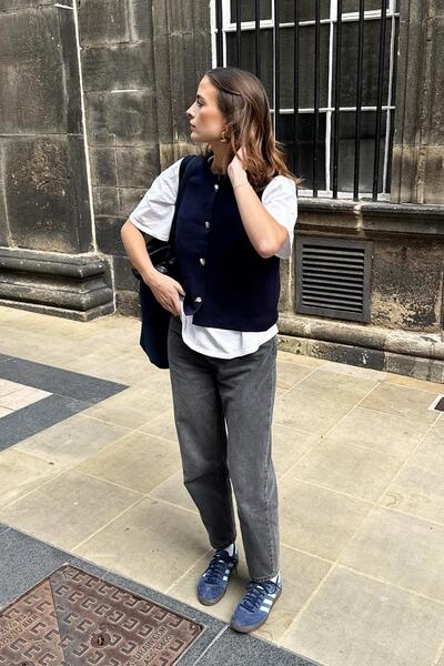 CHUBA Women's Crew Neck Silver Button Accessory Knitwear Vest Navy Blue 26W3035