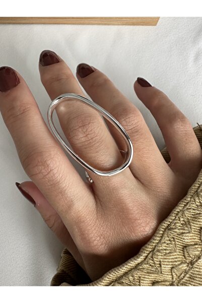 ringbox خاتم بيضاوي كبير فضي اللون