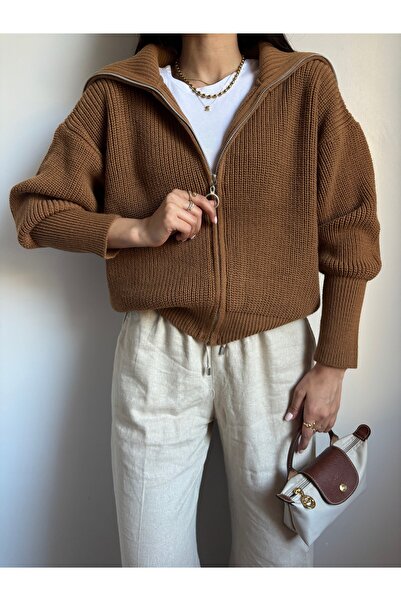 LOTUS CITY Hnědý pletený svetr s rozepínacím límečkem na zip
