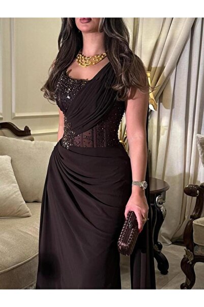 Riva Elegant and distinctive evening dress