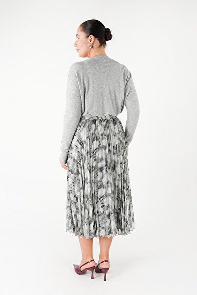 Guzella Plus Size Pleated Midi Skirt