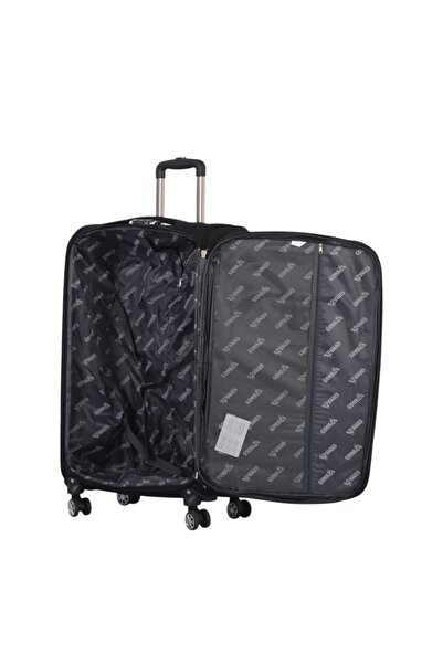 CAPATAN 3-piece canvas luggage set. The bags feature a practical design that's suitable for a variety of trips.