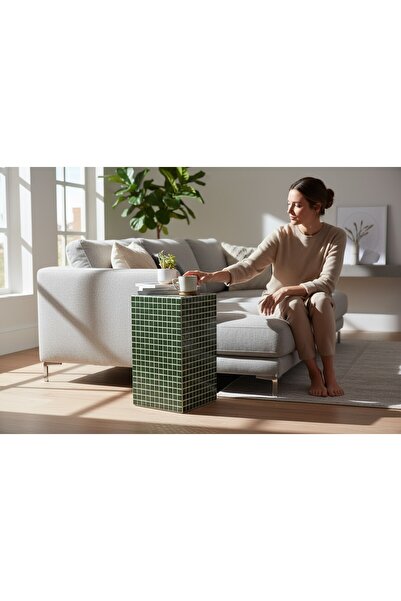 Aurelya El Yapımı Yeşil Seramik Mozaik Kaplamalı – Modern & Şık Yan Sehpa Tasarımı