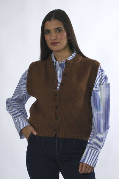 ABBRA Women's Plain Buttoned Knit Vest