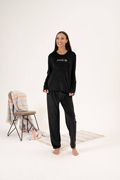 Estiva Printed Velvet Pajama Set