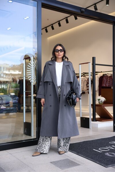 Özge Özgenç Kruvaze Yaka Kemer Detaylı Uzun Trençkot