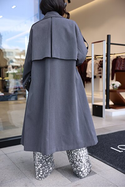 Özge Özgenç Kruvaze Yaka Kemer Detaylı Uzun Trençkot