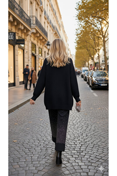 Moodbasic Stone Embroidered Knit Tunic