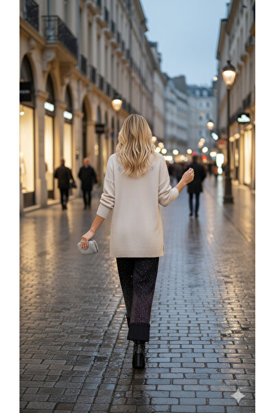 Moodbasic Stone Embroidered Knit Tunic