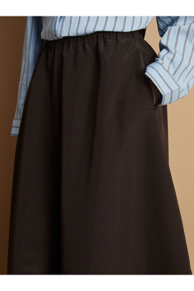 LC Waikiki Yeni Sezon Beli Lastikli Kloş Etek