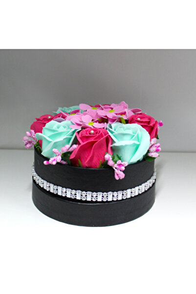 velve Aranjament floral Sisens, in cutie neagra cu strasuri, trandafiri si ho...