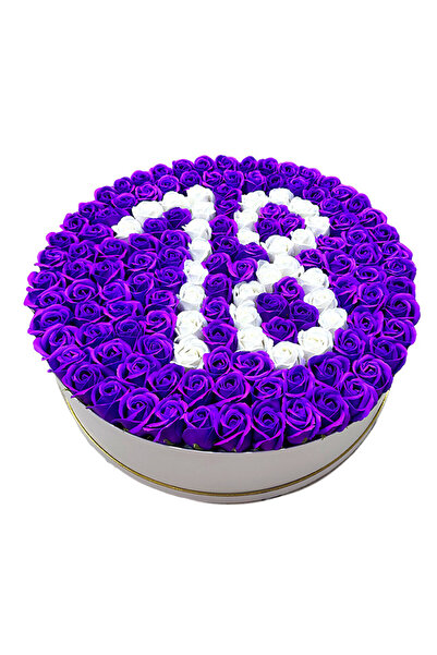 velve Aranjament floral personalizat cu cifra 18 in cutie rotunda alba cu 75 ...