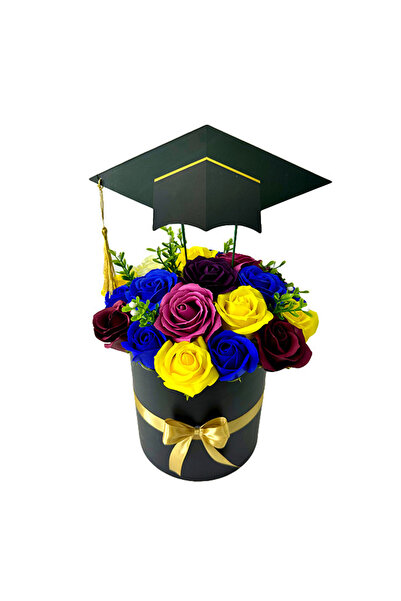 velve Aranjament floral pentru absolvire, in cutie rotunda cu trandafiri de s...