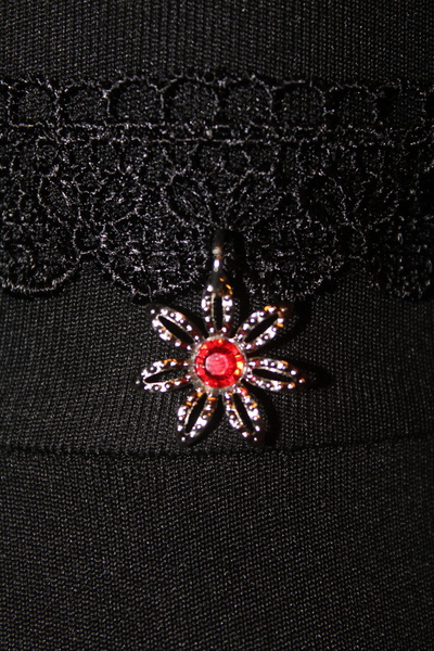 Mournbelle Çelik Çiçek Charmlı Çiçekli Dantel Choker