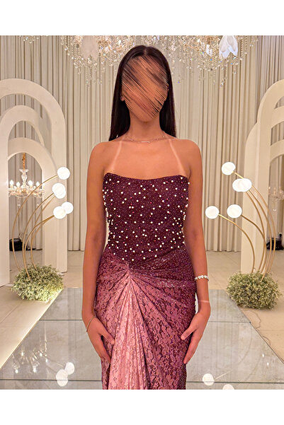 Generic Evening dress embroidered with beads and pearls in shades of burgundy and elegant pink