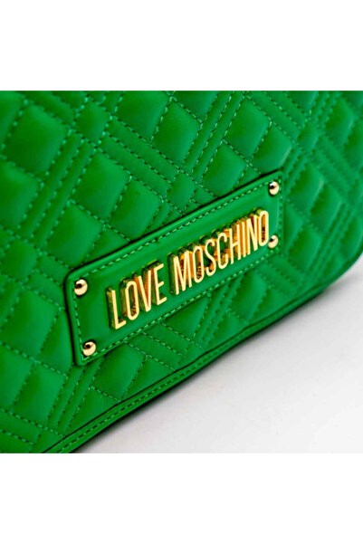 Love Moschino QUILTED LOGO-PLAQUE SHOULDER BAG
