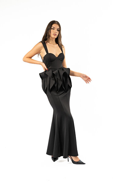 ASOS Dress – The Sculpture of Elegance