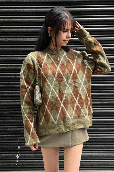 thesunfyre Women's Crew Neck Premium Wool Oversize Diamond Pattern Sweater