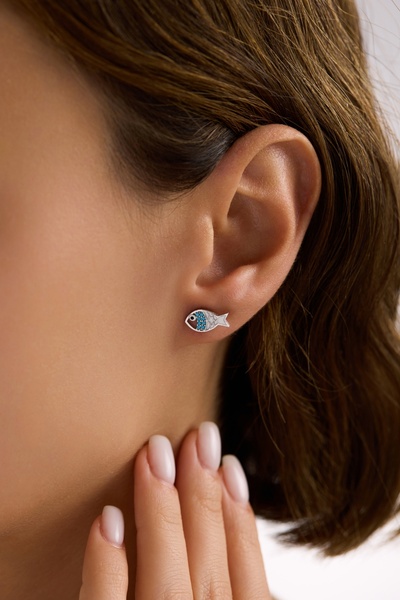 Nereze 925 Ayar Gümüş Rodyum Kaplama Beyaz Mineli Balık Küpe