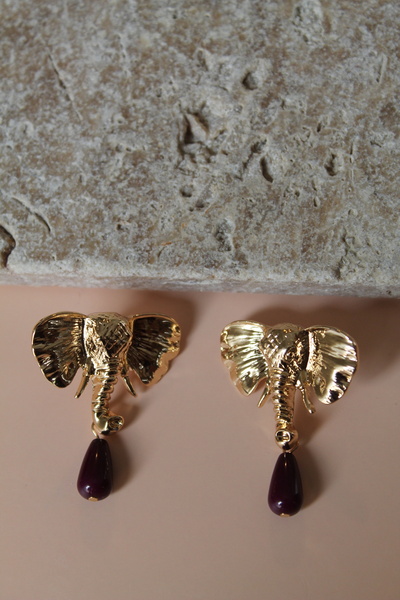 Luvix Design أقراط مزينة بحجر أرجواني مع شكل فيل